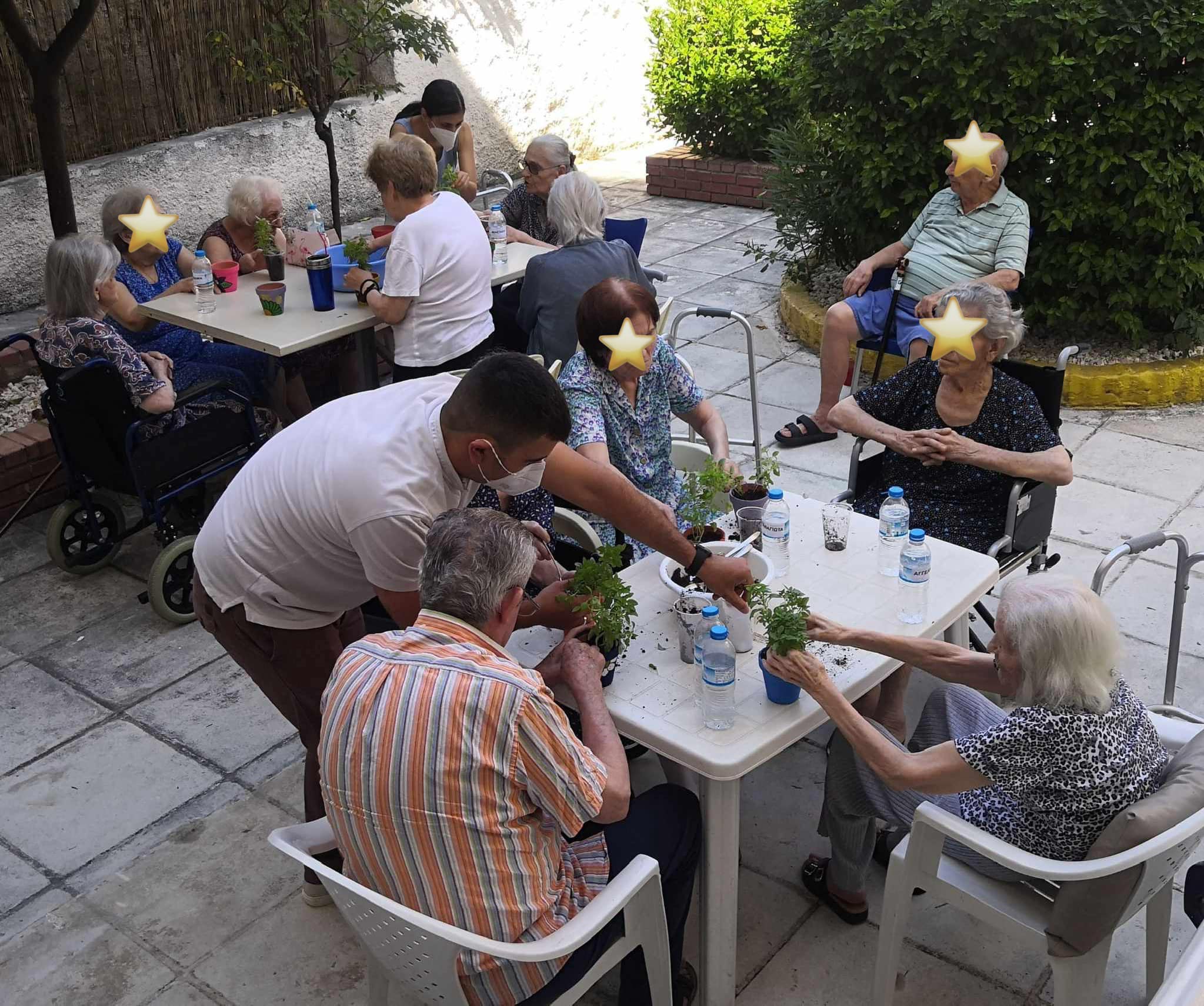 Καλοκαιρινή επίσκεψη σε οίκο ευγηρίας